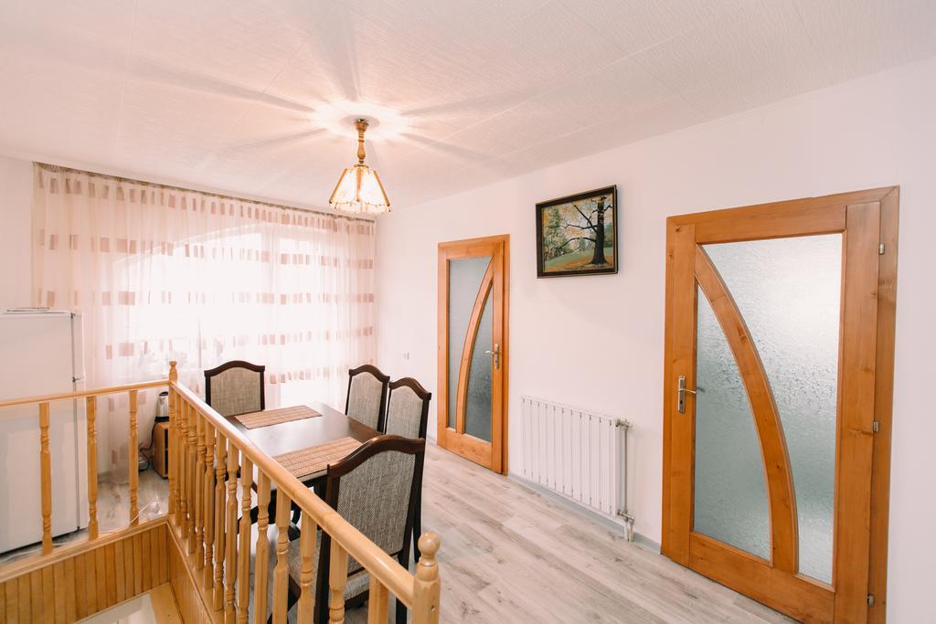Apartments In Uzhgorod Bilik gambar
