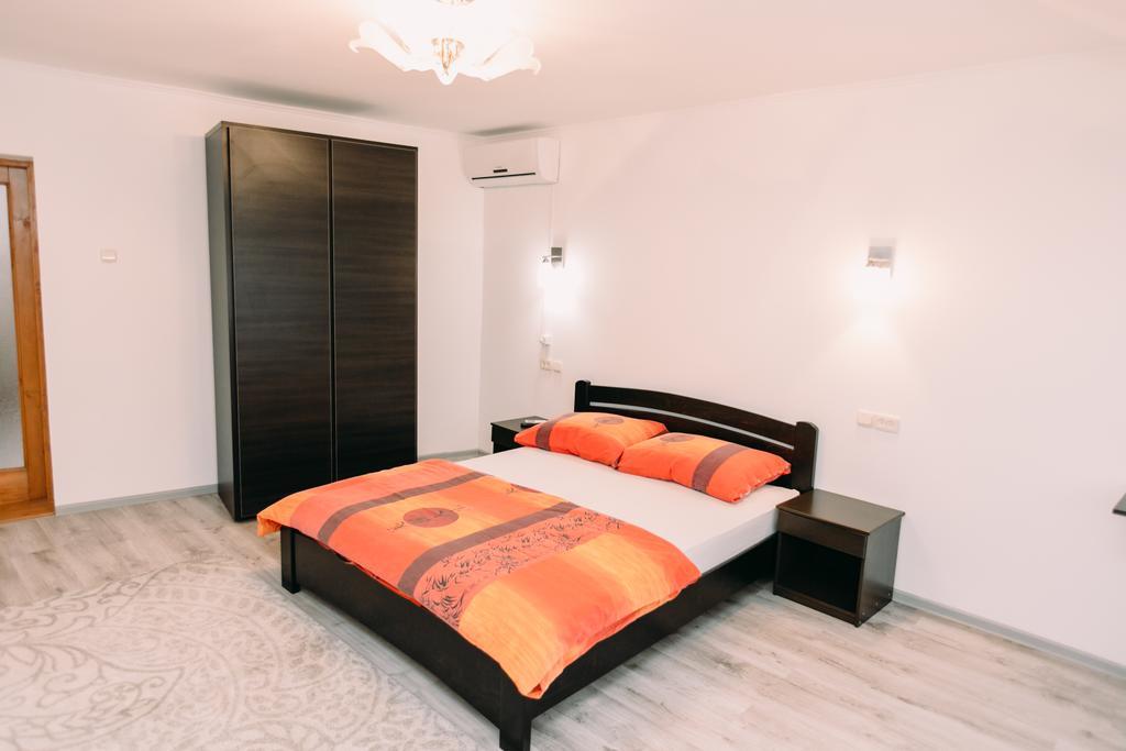 Apartments In Uzhgorod Bilik gambar
